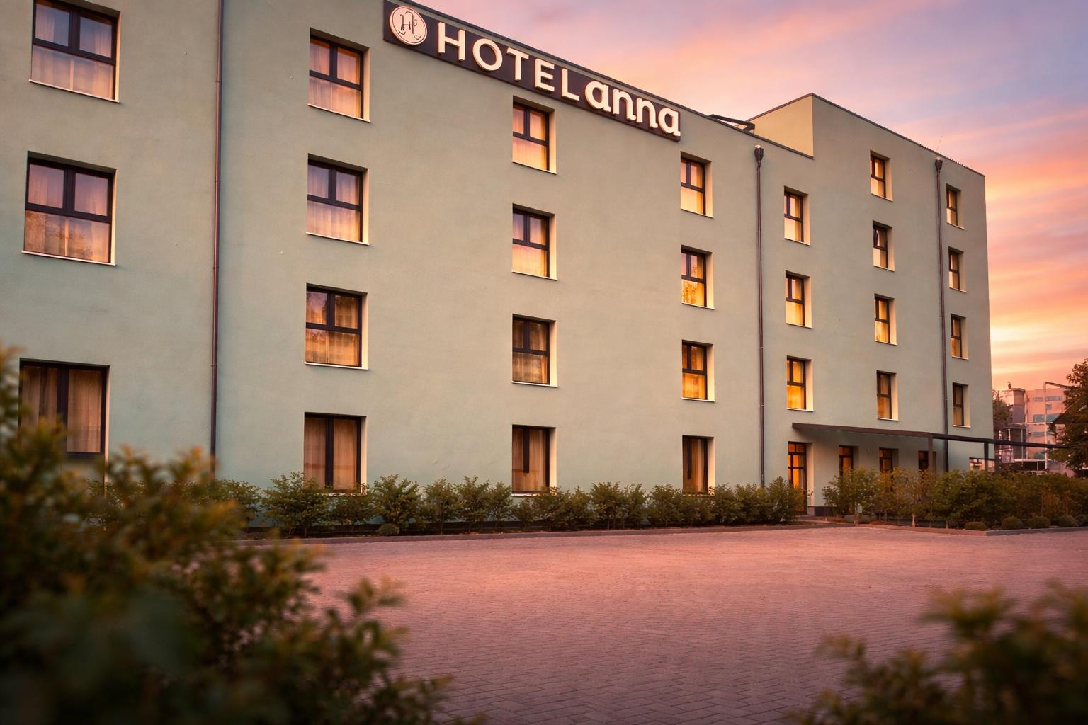 Hotel Anna at sunset